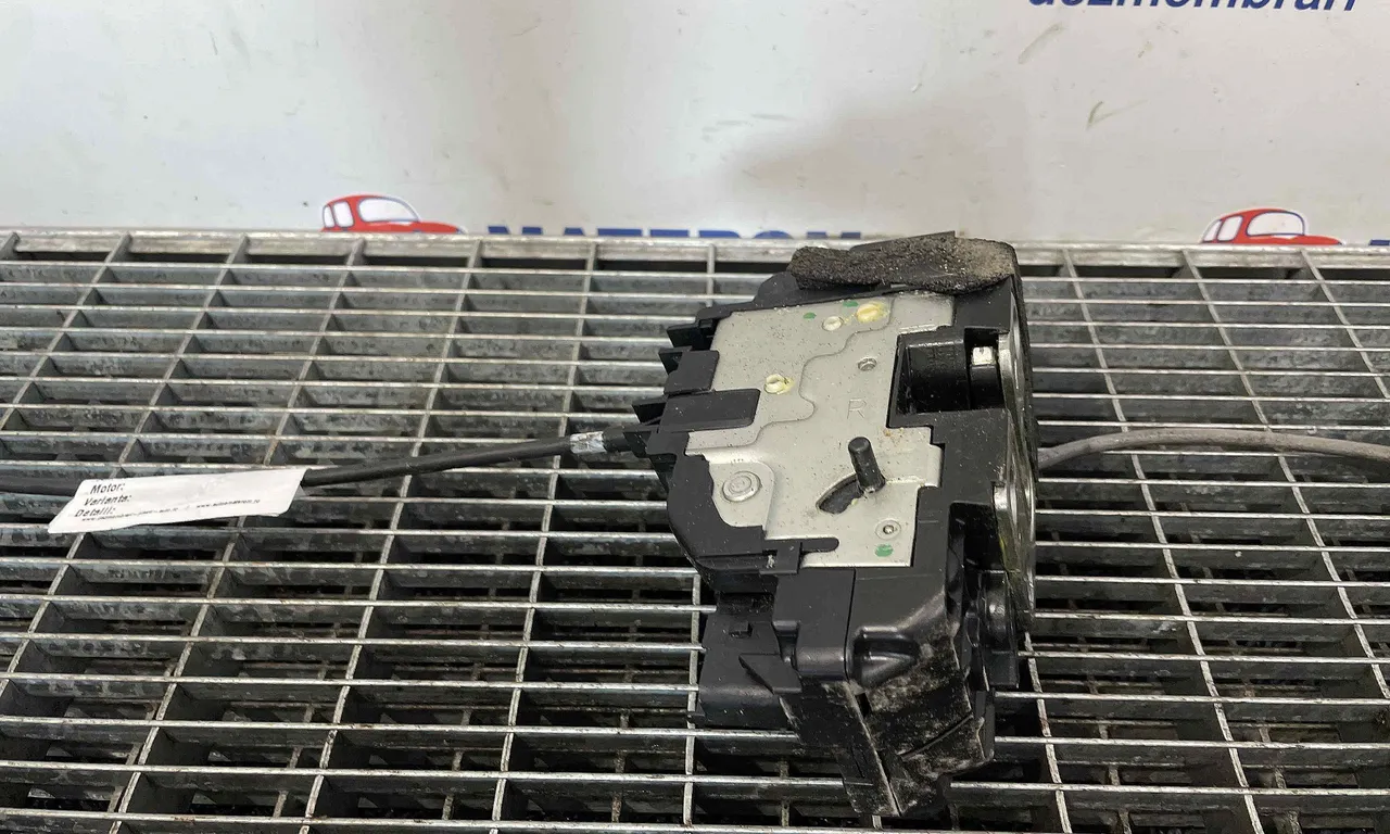 INCUIETOARE USA SPATE DREAPTA NISSAN X-TRAIL II 2007-2018