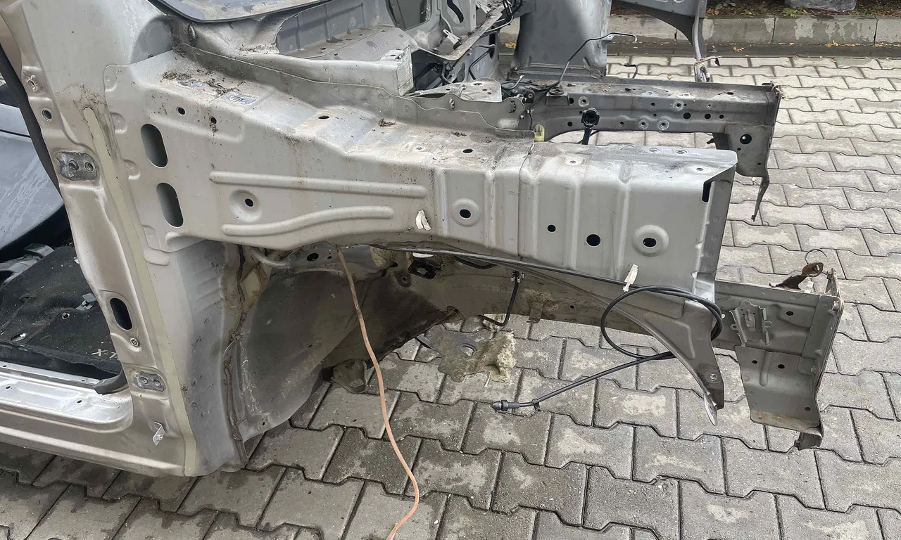 LONJERON DREAPTA NISSAN X-TRAIL II 2007-2018