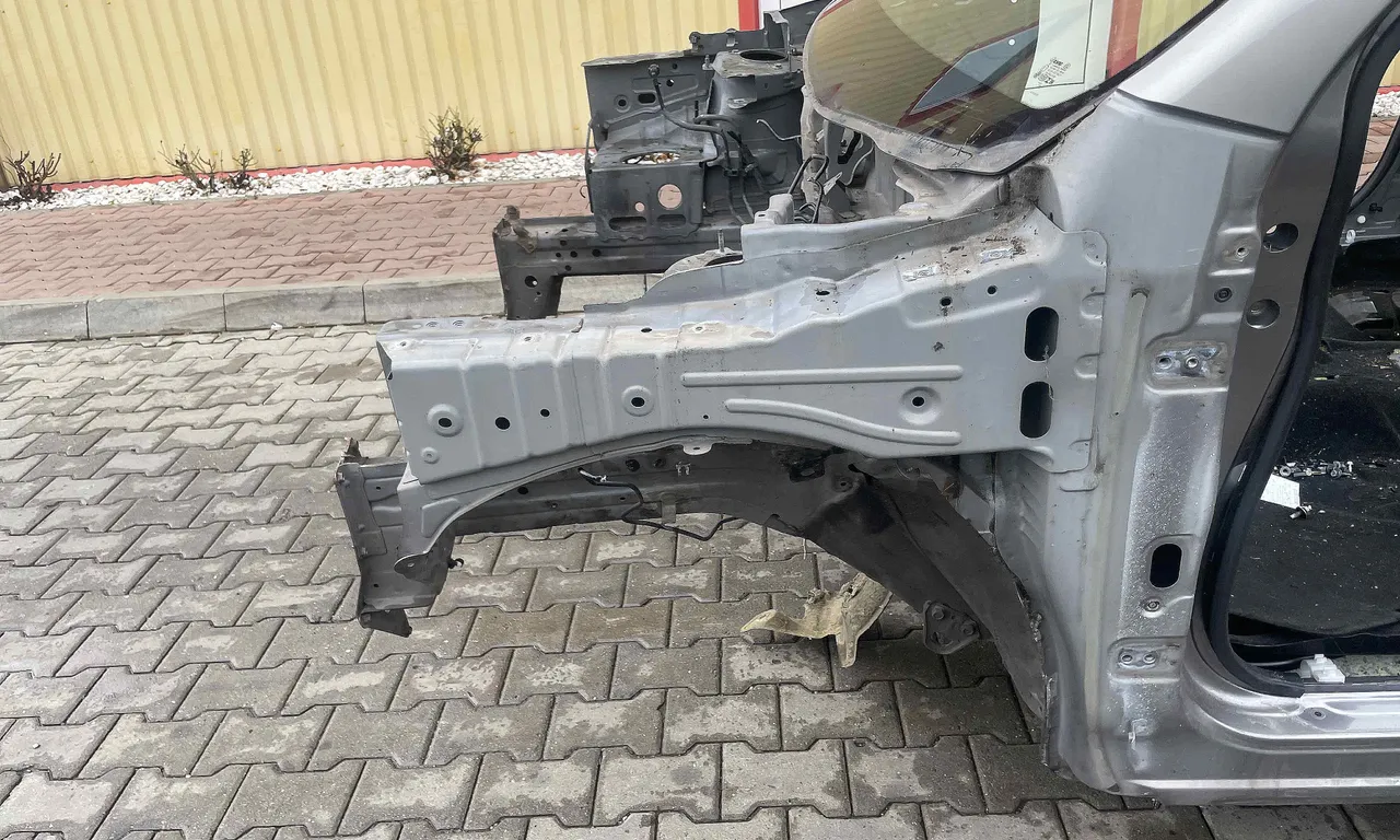 LONJERON STANGA NISSAN X-TRAIL II 2007-2018