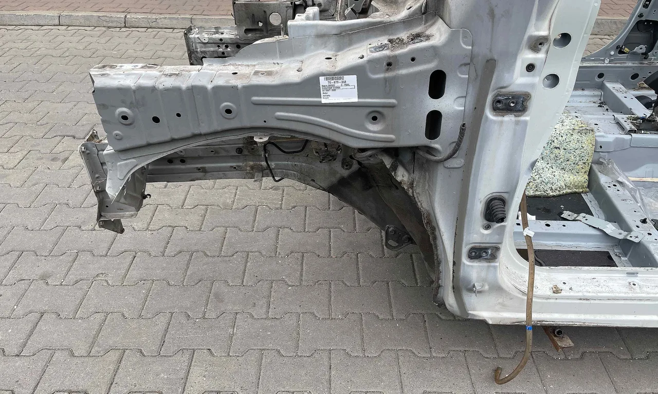 LONJERON STANGA NISSAN X-TRAIL II 2007-2018