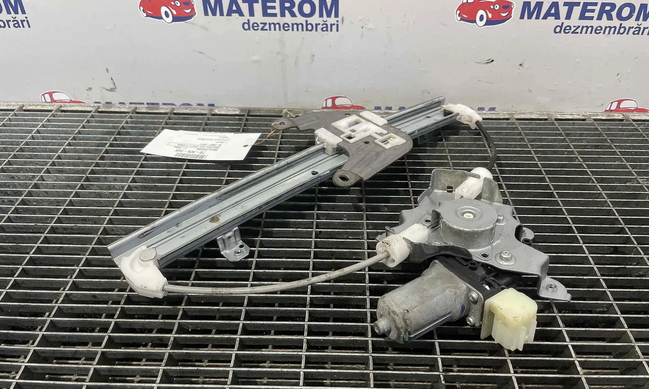 MACARA USA SPATE STANGA NISSAN X-TRAIL II 2007-2018