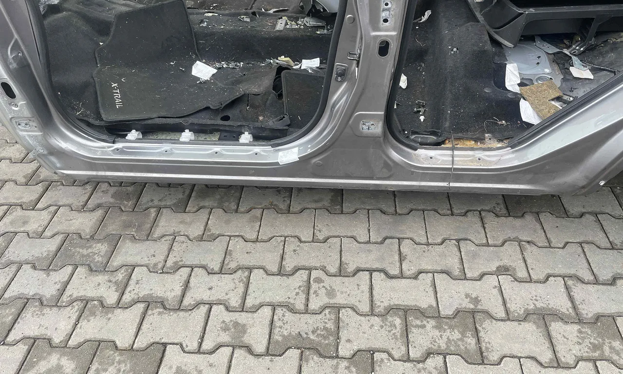 PRAG STANGA NISSAN X-TRAIL II 2007-2018