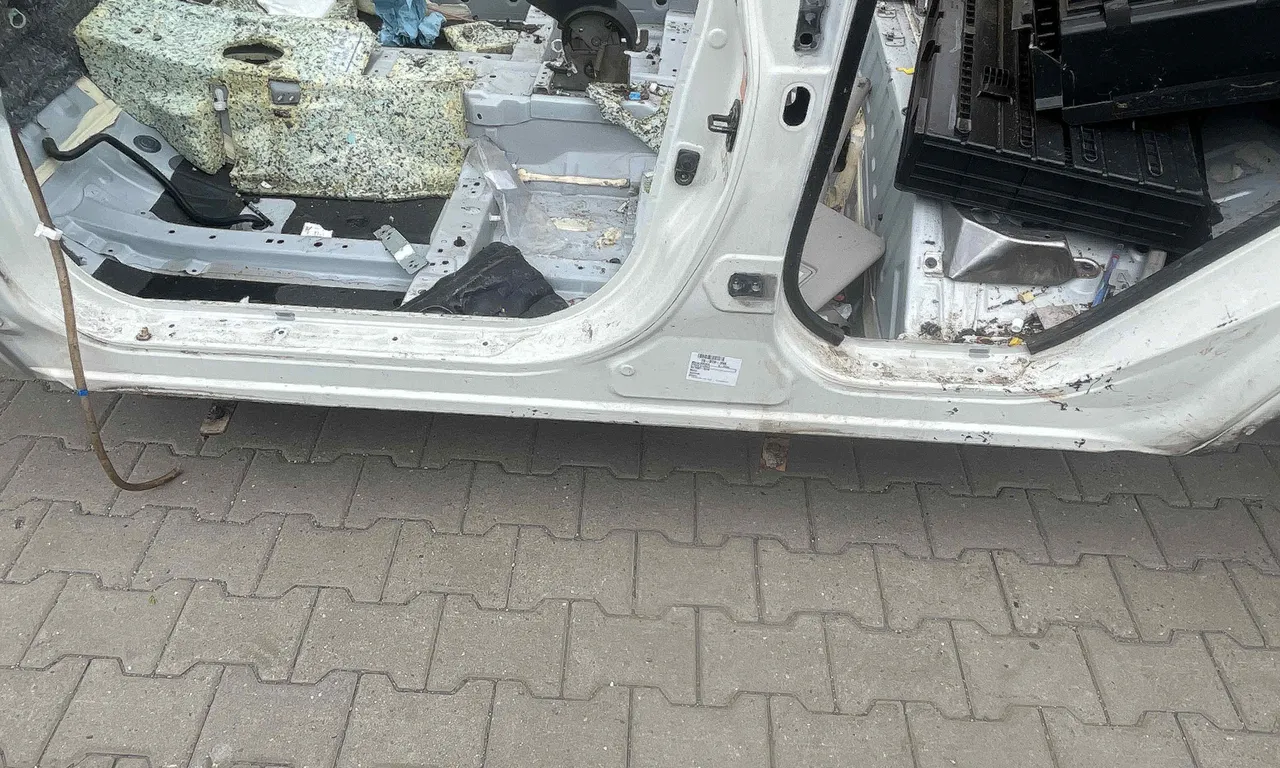PRAG STANGA NISSAN X-TRAIL II 2007-2018