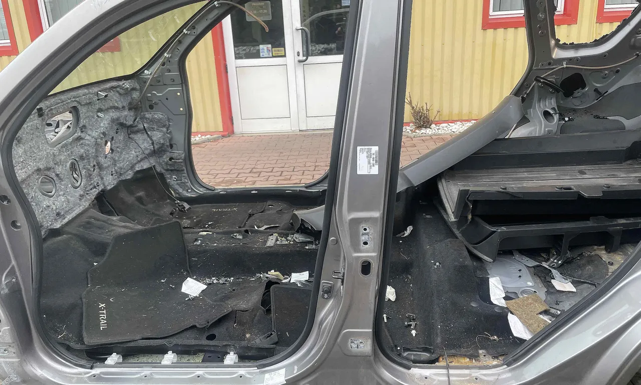 STALP MIJLOC STANGA NISSAN X-TRAIL II 2007-2018