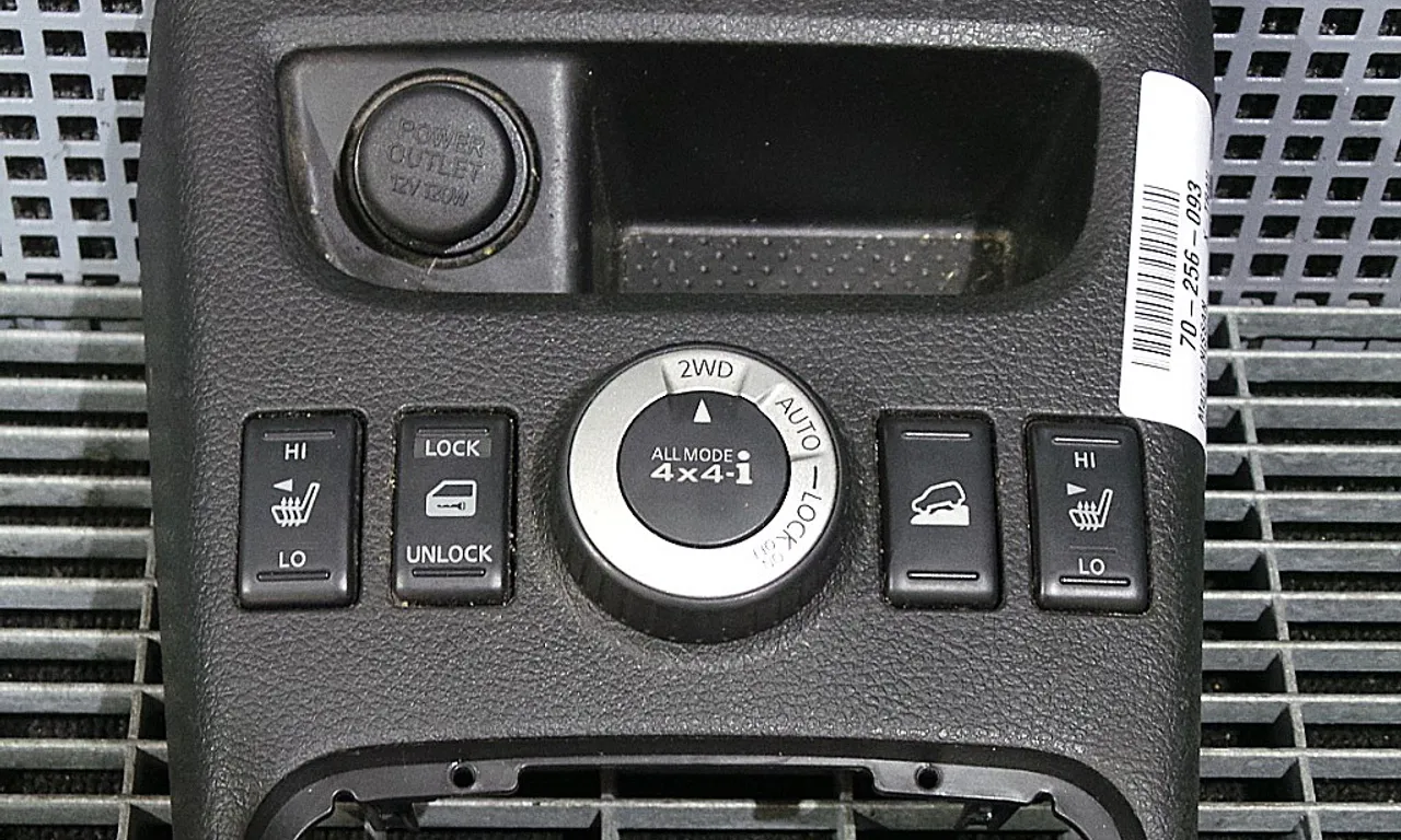 INTRERUPATOR 4X4 NISSAN X-TRAIL II 2007-2018