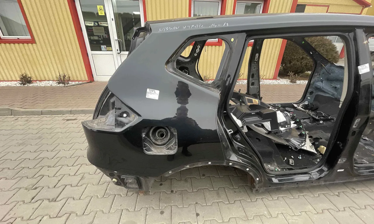 ARIPA SPATE DREAPTA NISSAN X-TRAIL III 2013-2018