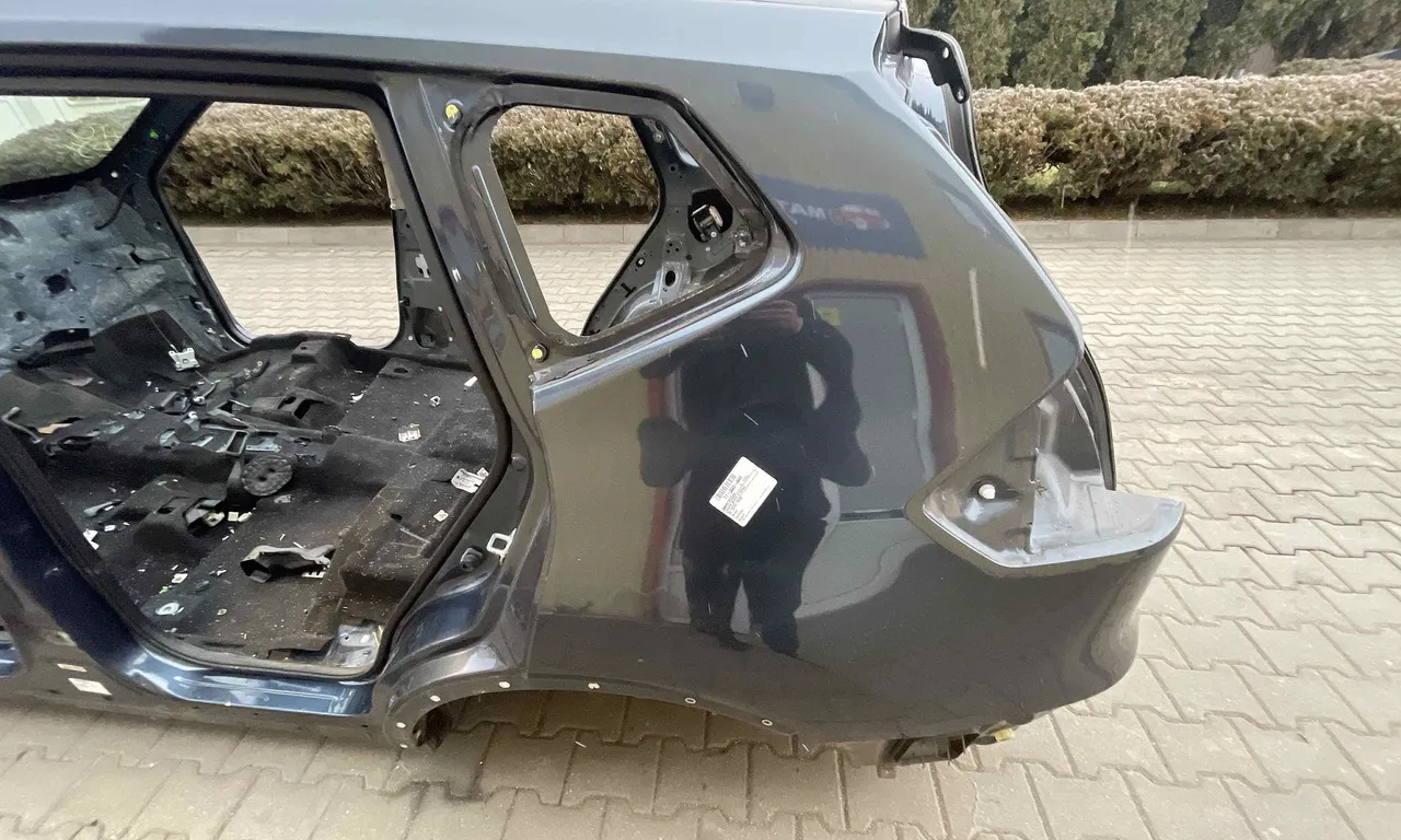 ARIPA SPATE STANGA NISSAN X-TRAIL III 2013-2018