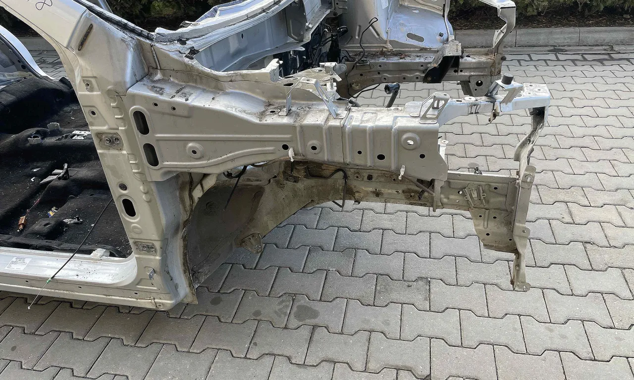 LONJERON DREAPTA NISSAN X-TRAIL III 2013-2018