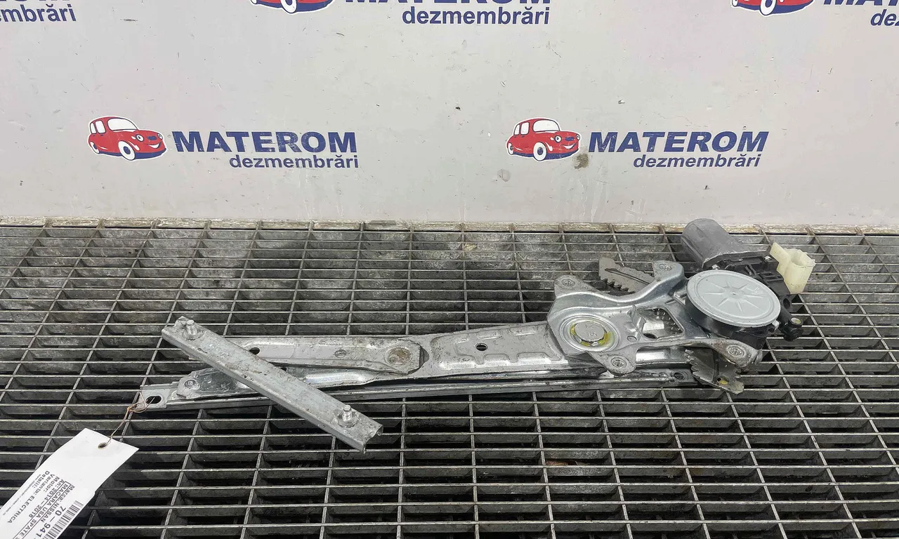 MACARA USA SPATE STANGA NISSAN X-TRAIL III 2013-2018