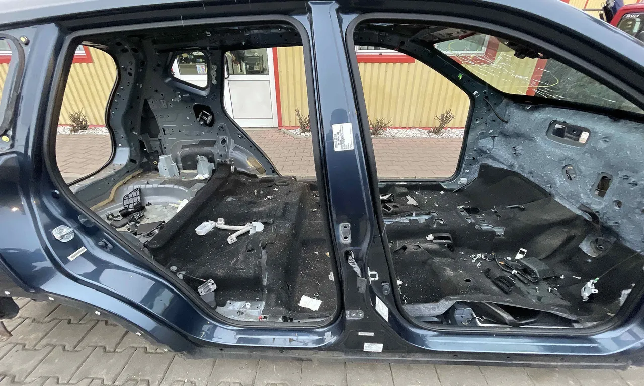 STALP MIJLOC DREAPTA NISSAN X-TRAIL III 2013-2018