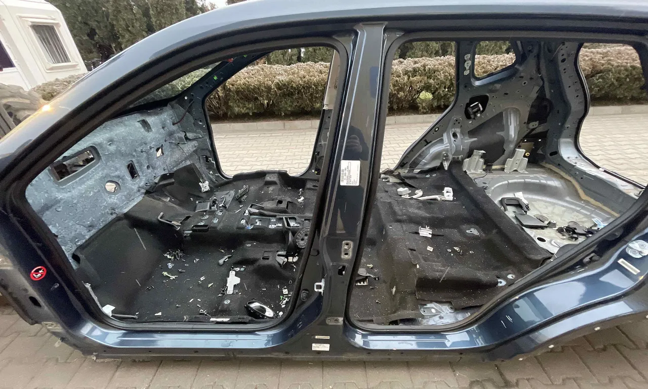 STALP MIJLOC STANGA NISSAN X-TRAIL III 2013-2018