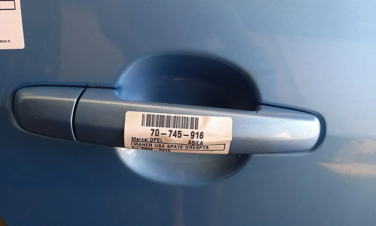 MANER USA SPATE DREAPTA OPEL AGILA B 2008-2014