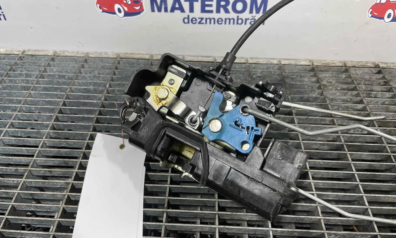 INCUIETOARE USA FATA DREAPTA OPEL ANTARA A 2006-2017