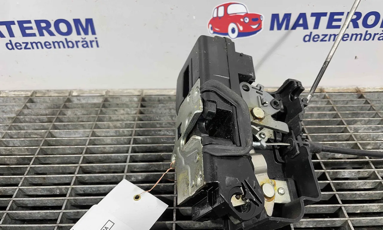 INCUIETOARE USA FATA STANGA OPEL ANTARA A 2006-2017