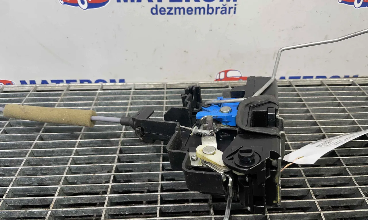 INCUIETOARE USA SPATE DREAPTA OPEL ANTARA A 2006-2017