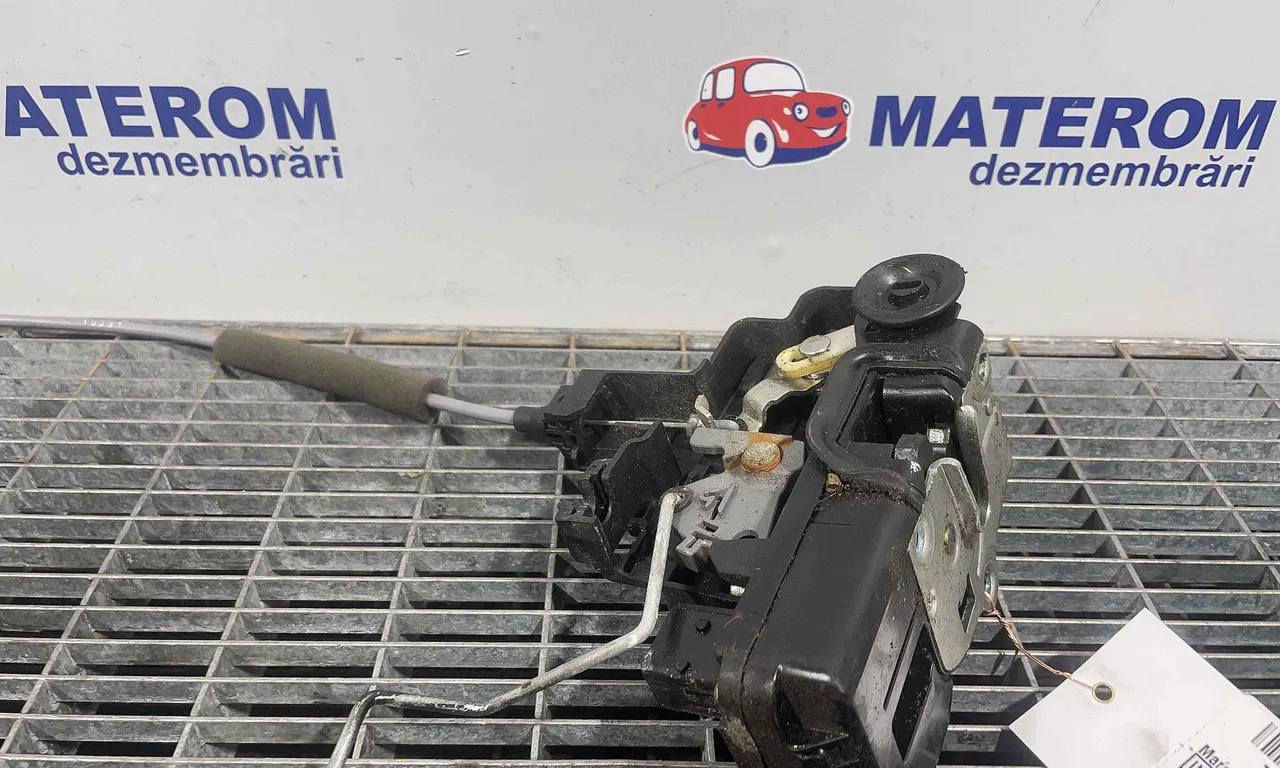 INCUIETOARE USA SPATE STANGA OPEL ANTARA A 2006-2017