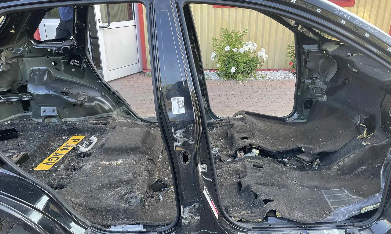 STALP MIJLOC DREAPTA OPEL ANTARA A 2006-2017