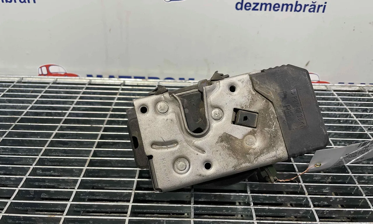 INCUIETOARE USA FATA DREAPTA OPEL ASTRA G 1998-2009