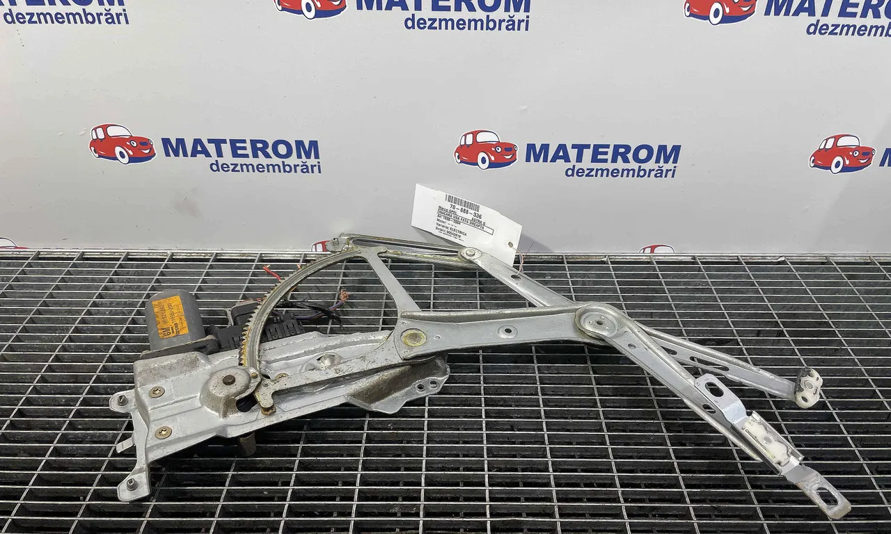 MACARA USA FATA DREAPTA OPEL ASTRA G 1998-2009
