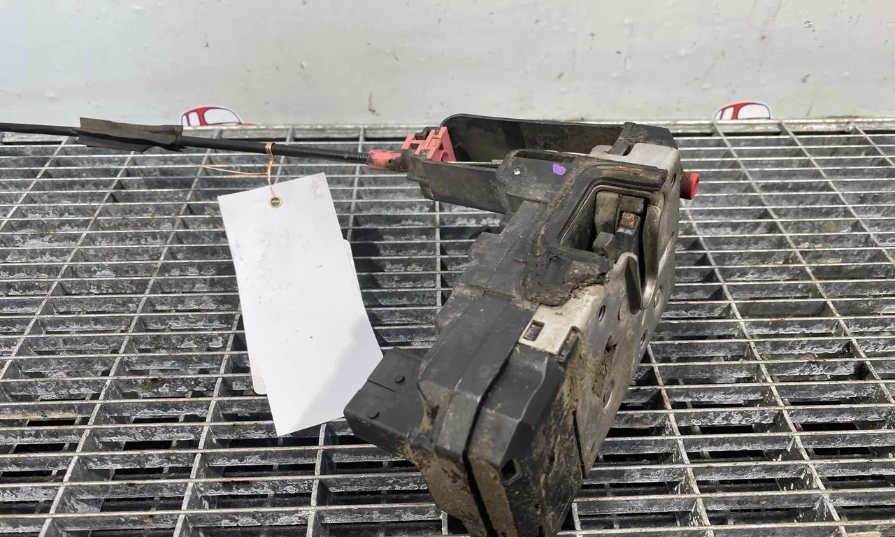 INCUIETOARE USA SPATE STANGA OPEL ASTRA H 2004-2014