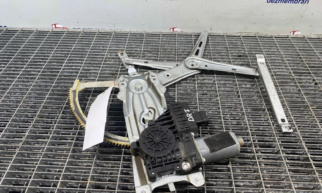 MACARA USA FATA DREAPTA OPEL ASTRA H 2004-2014