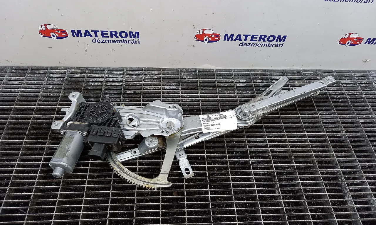 MACARA USA FATA DREAPTA OPEL ASTRA H 2004-2014