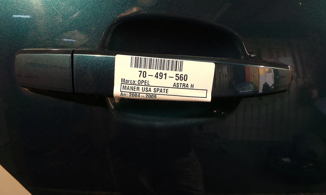 MANER USA SPATE DREAPTA OPEL ASTRA H 2004-2014