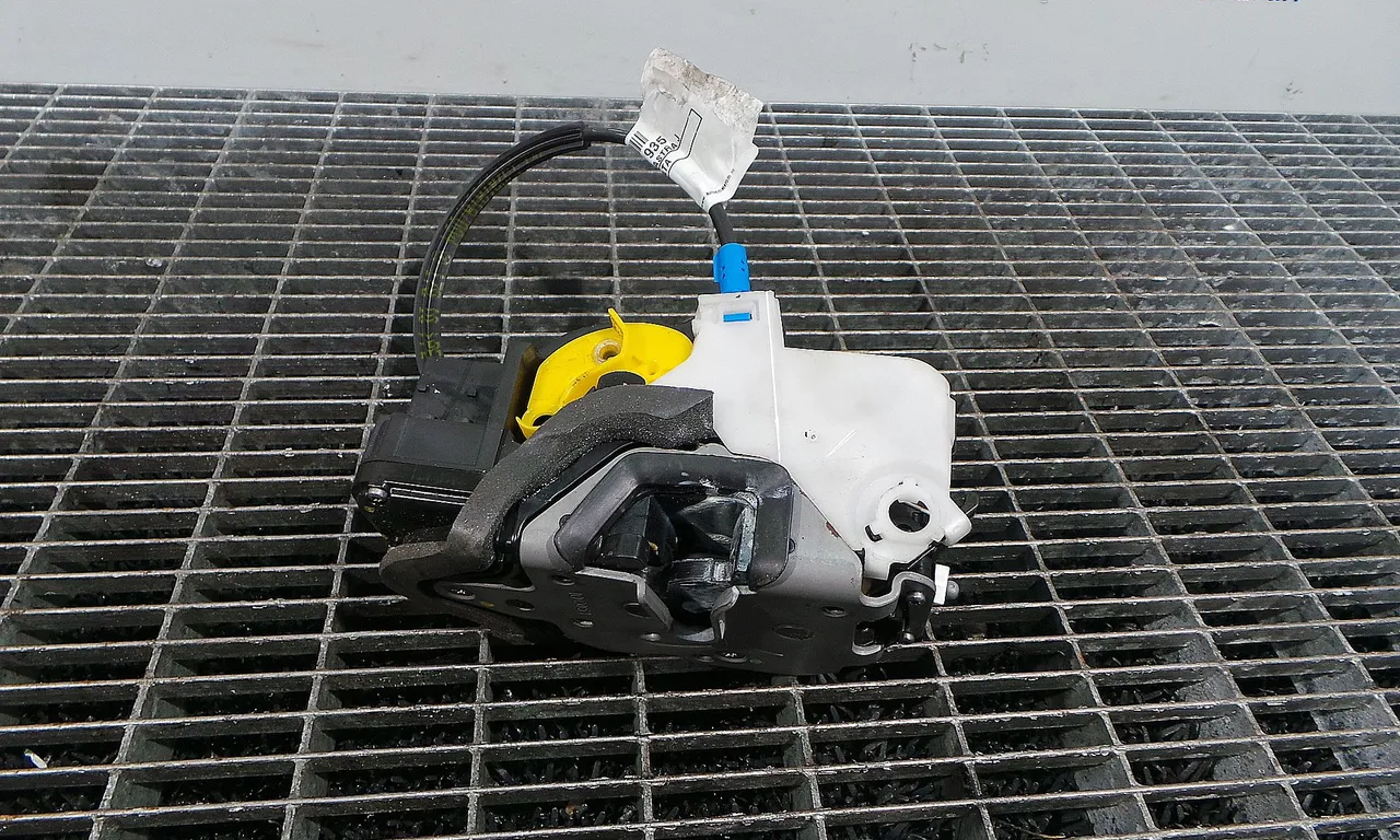 INCUIETOARE USA FATA STANGA OPEL ASTRA J 2009-2016