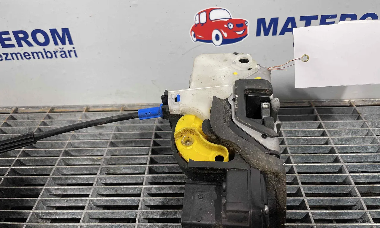 INCUIETOARE USA FATA STANGA OPEL ASTRA J 2009-2016