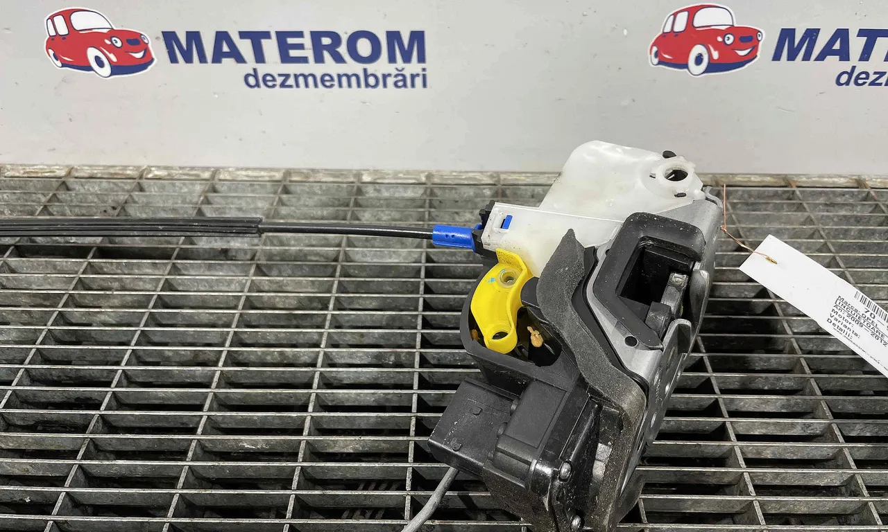 INCUIETOARE USA FATA STANGA OPEL ASTRA J 2009-2016