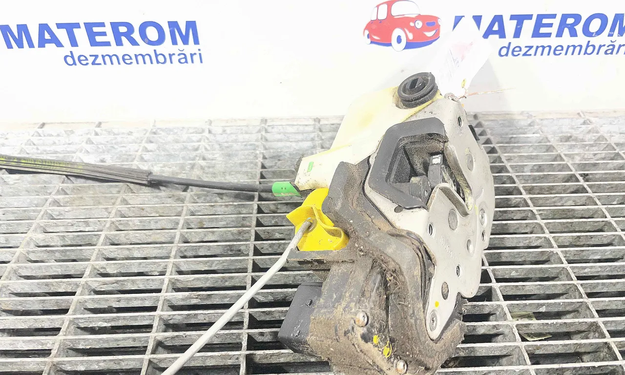 INCUIETOARE USA FATA STANGA OPEL ASTRA J 2009-2016