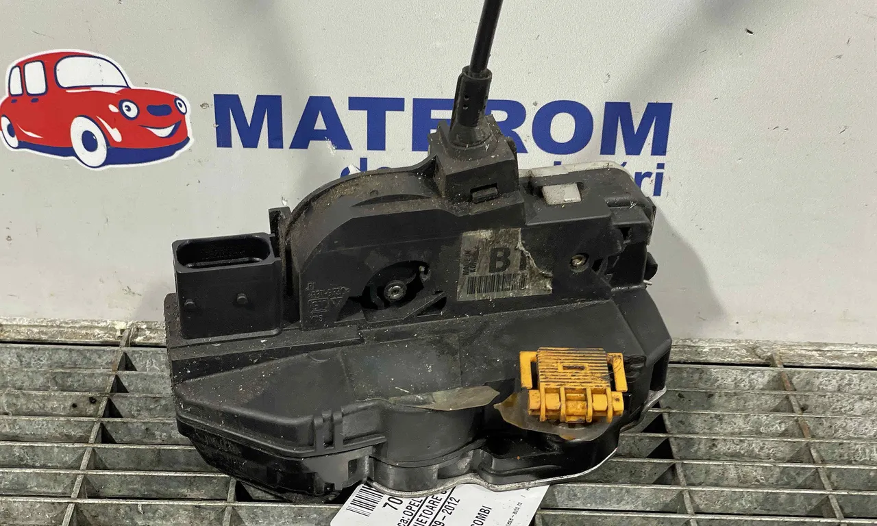 INCUIETOARE USA SPATE DREAPTA OPEL ASTRA J 2009-2016