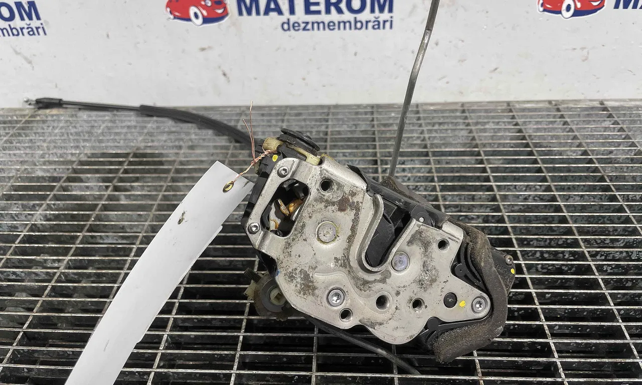 INCUIETOARE USA SPATE DREAPTA OPEL ASTRA J 2009-2016