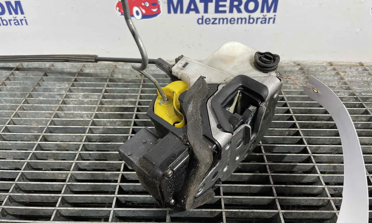 INCUIETOARE USA SPATE STANGA OPEL ASTRA J 2009-2016