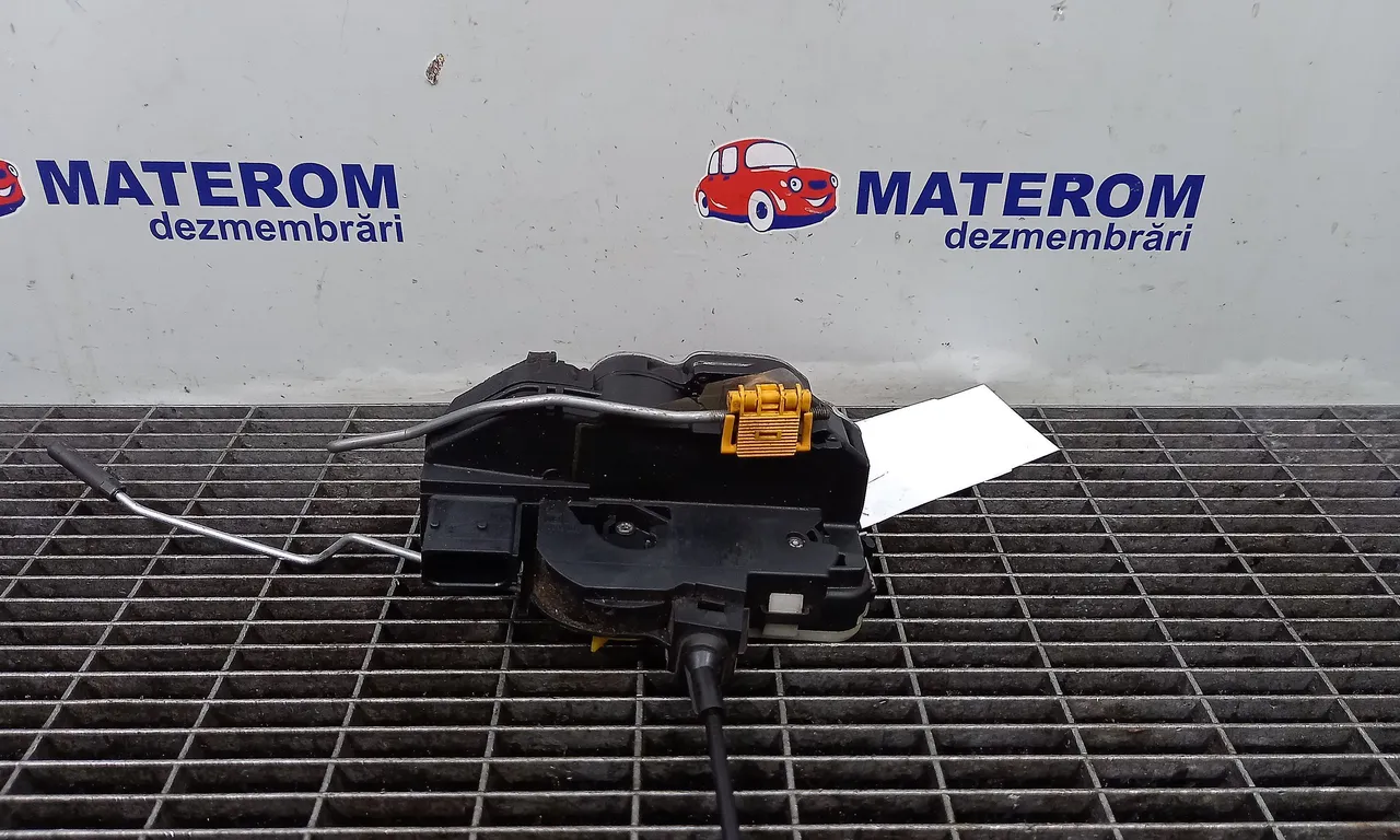 INCUIETOARE USA SPATE STANGA OPEL ASTRA J 2009-2016