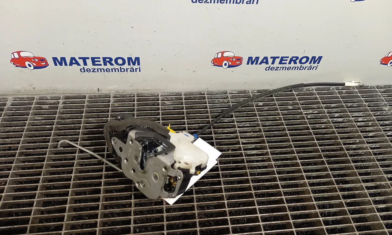 INCUIETOARE USA SPATE STANGA OPEL ASTRA J 2009-2016