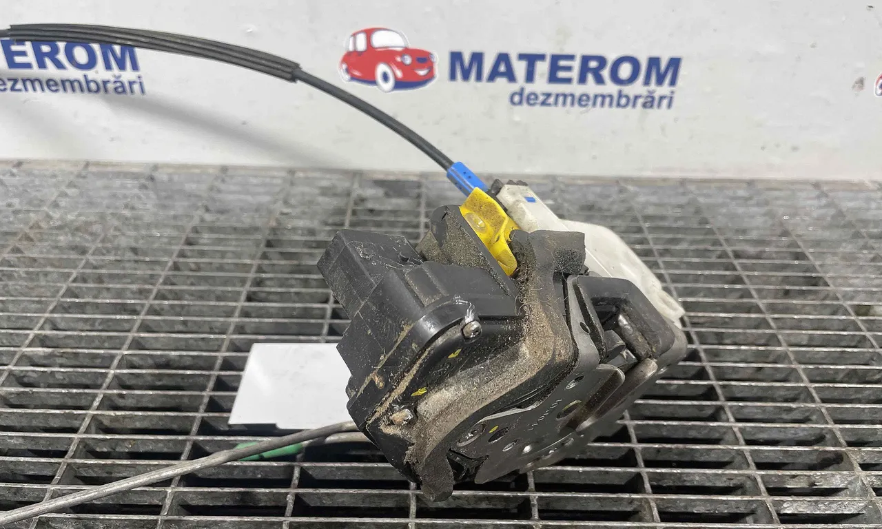 INCUIETOARE USA SPATE STANGA OPEL ASTRA J 2009-2016