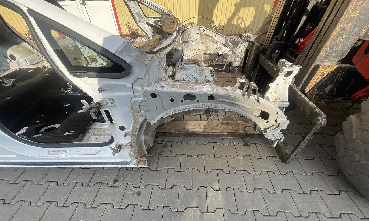 LONJERON DREAPTA OPEL ASTRA J 2009-2016
