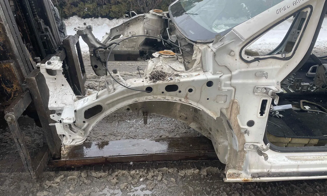 LONJERON STANGA OPEL ASTRA J 2009-2016