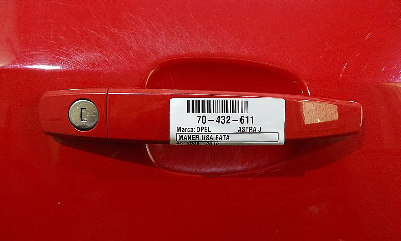 MANER USA FATA DREAPTA OPEL ASTRA J 2009-2016