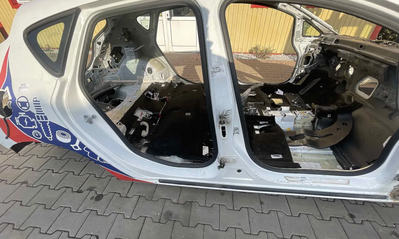 STALP MIJLOC DREAPTA OPEL ASTRA J 2009-2016
