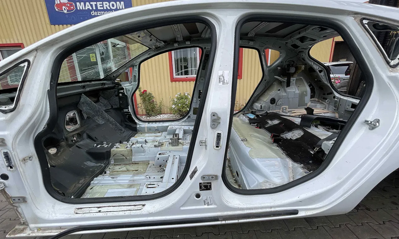 STALP MIJLOC STANGA OPEL ASTRA J 2009-2016
