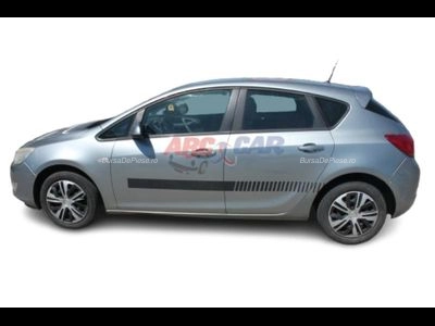 Usa stanga fata OPEL ASTRA J 2009-2015, vedere frontata