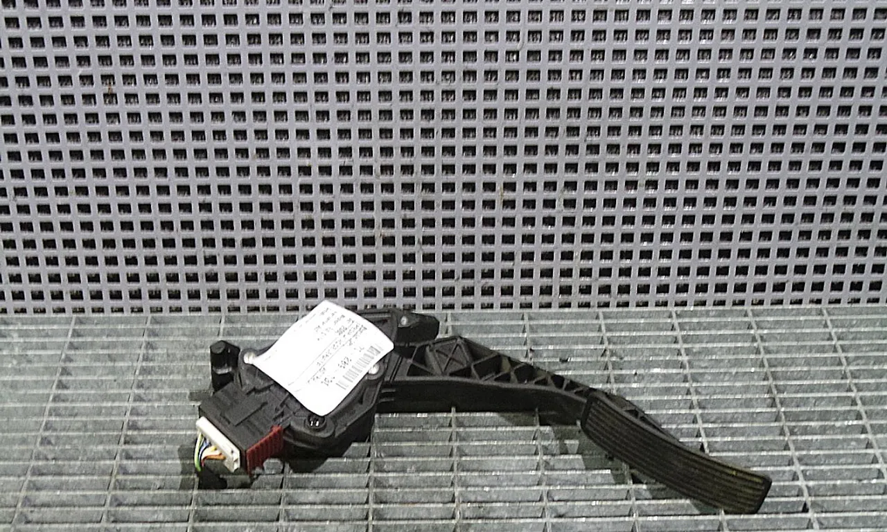PEDALA ACCELERATIE OPEL ASTRA J 2009-2016