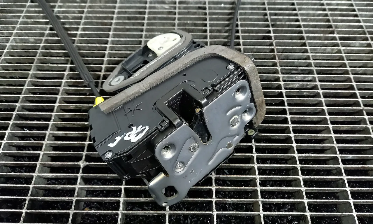 INCUIETOARE USA FATA DREAPTA OPEL ASTRA K 2015-2022