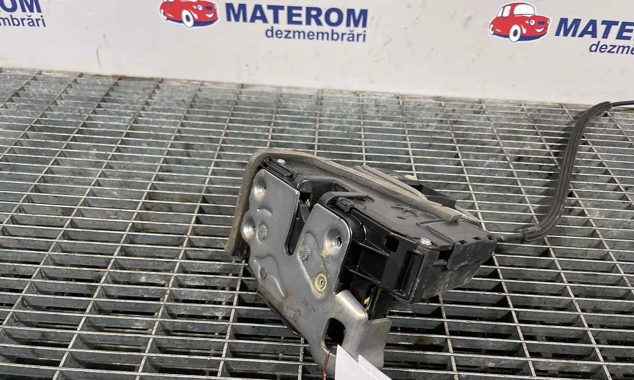 INCUIETOARE USA FATA STANGA OPEL ASTRA K 2015-2022