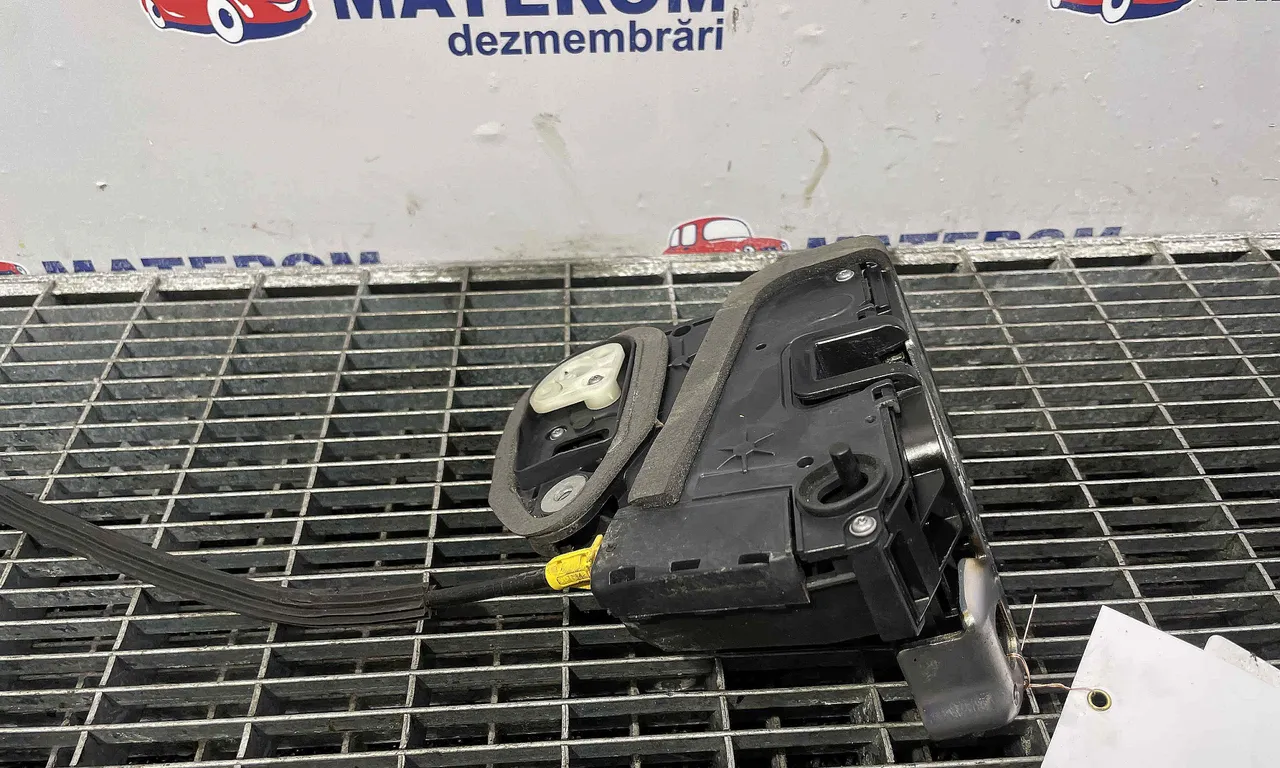 INCUIETOARE USA SPATE DREAPTA OPEL ASTRA K 2015-2022