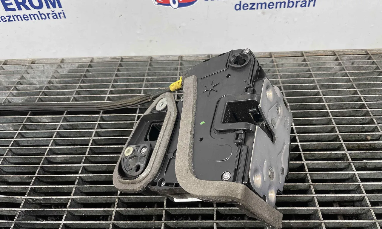 INCUIETOARE USA SPATE STANGA OPEL ASTRA K 2015-2022