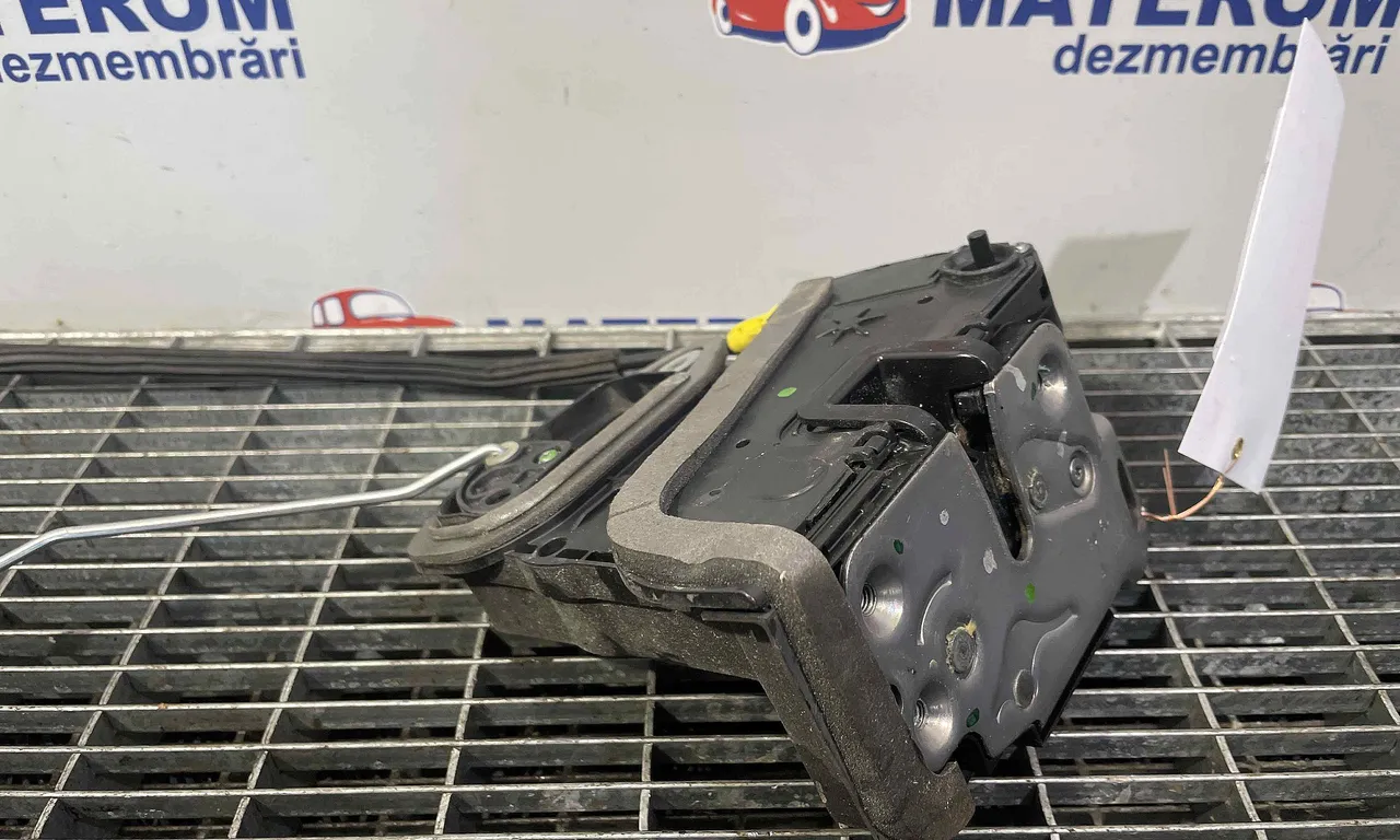 INCUIETOARE USA SPATE STANGA OPEL ASTRA K 2015-2022