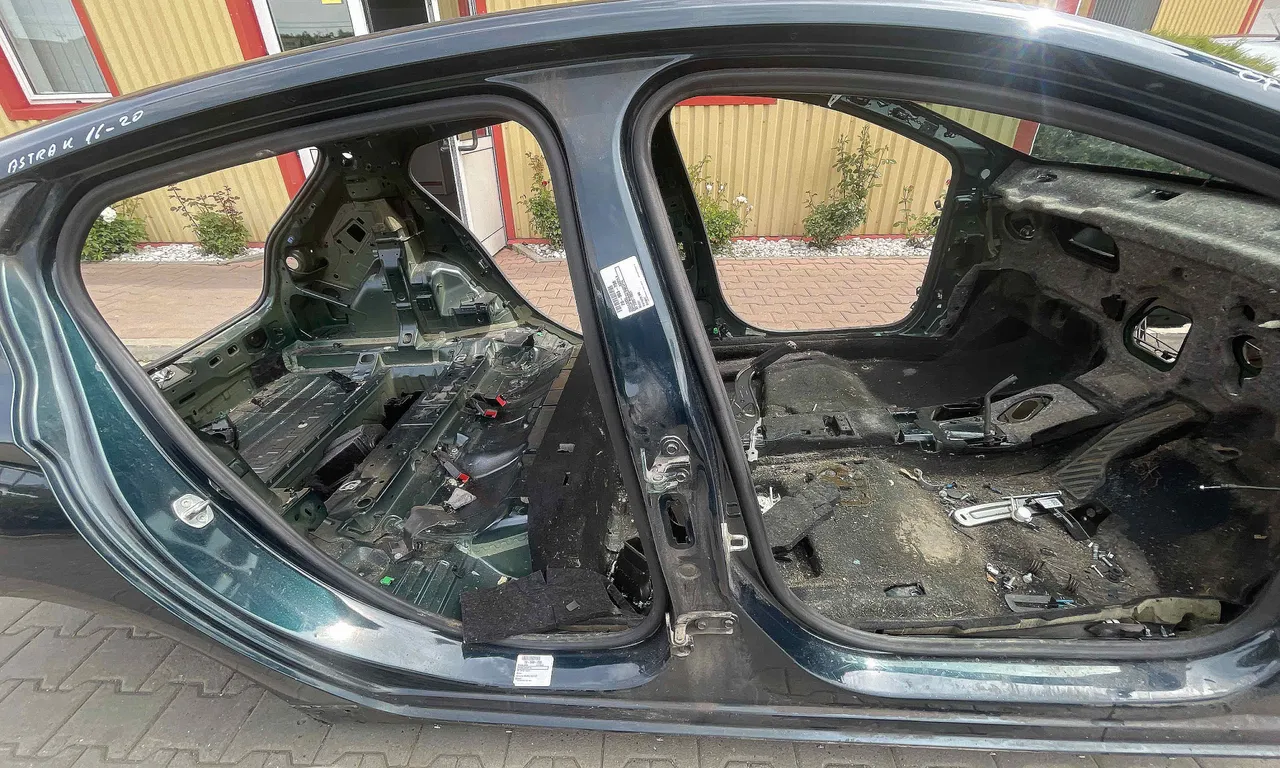 STALP MIJLOC DREAPTA OPEL ASTRA K 2015-2022